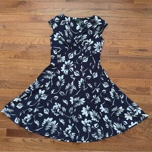Lauren by Ralph Lauren Floral Navy and White sleeveless Dress Size 6